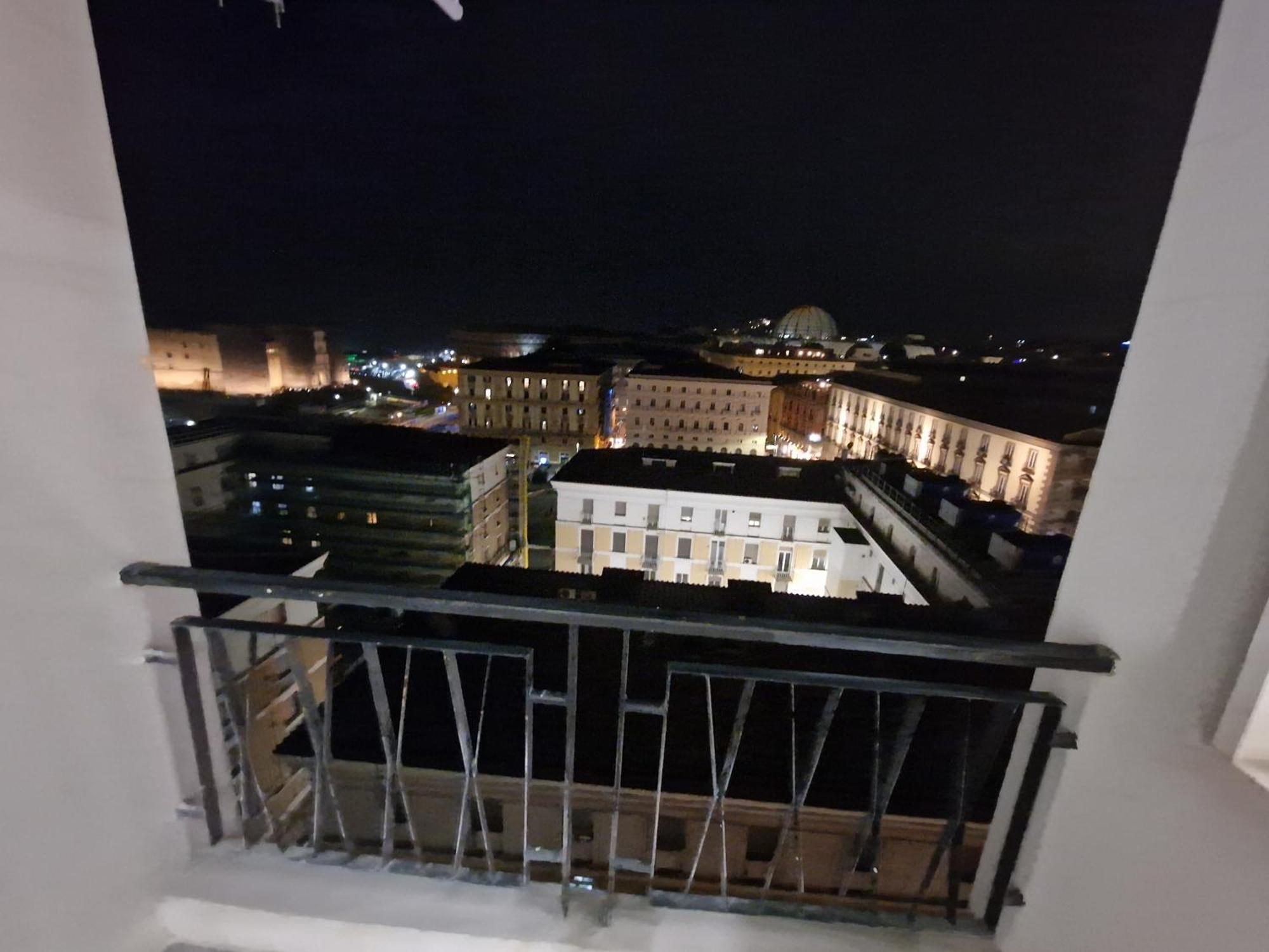Neapolitan Skyscraper Nápoles